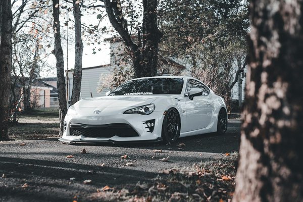 What are the economic impacts of recent UK trade agreements?